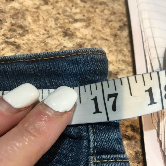 Signature mid rise boyfriend distress jeans women’s - Picture 4 of 12